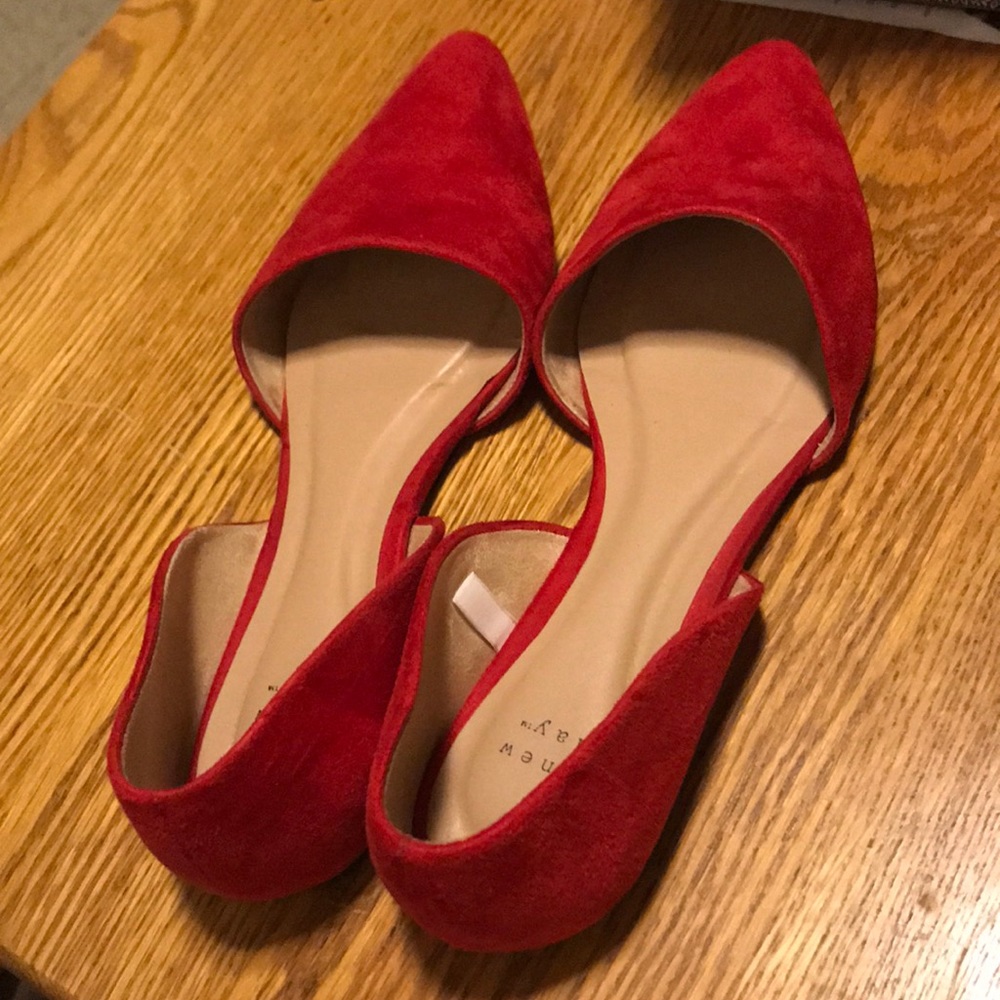 Red Pointed Toe Open Side Flats